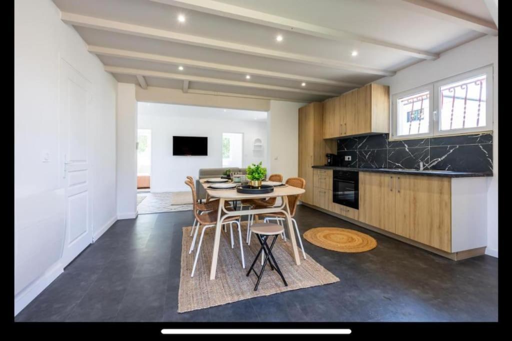 Maison A Deux Pas Du Port Лантон Экстерьер фото